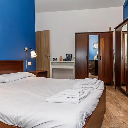New Close To Metro Station - City Center Appartement
